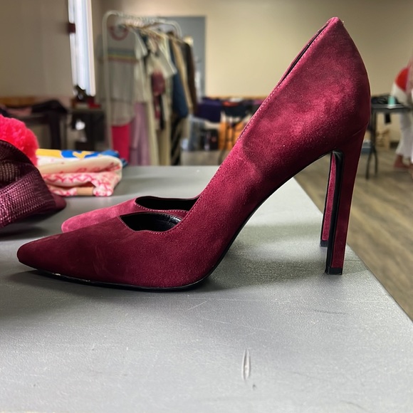 Maroon 4” heels - Picture 2 of 2